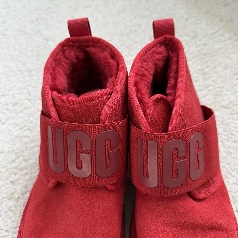 UGG Neumel II Graphic Spell Out Chukka Boots Men's Size 7 Samba‎ Red 1111730